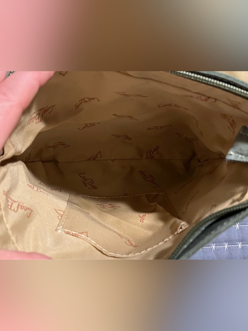 Leaf Pelletterie Italian Leather Messenger Bag - Picture 6 of 9